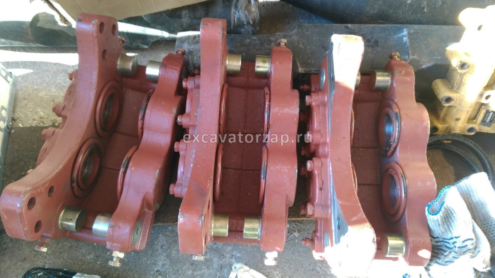 Суппорт тормозной 75700432А-1, ZL40.12.4-3C XCMG ZL30G ZL50G (банан)